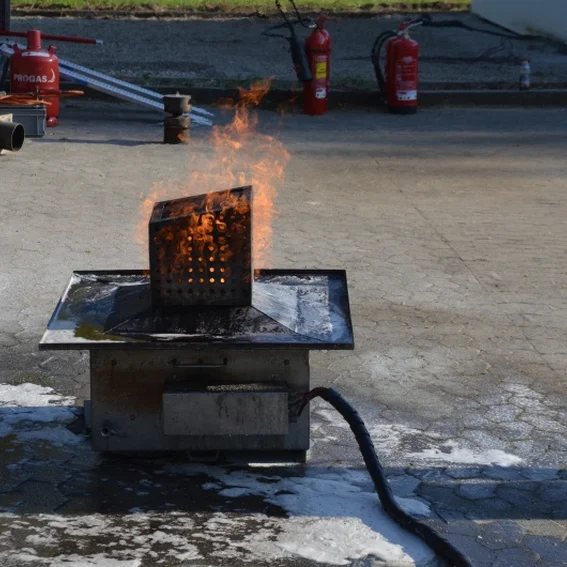 20150424_jugenduebungfeuerloescher_2.jpg