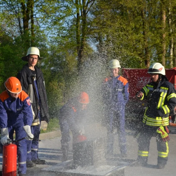 20150424_jugenduebungfeuerloescher_13.jpg
