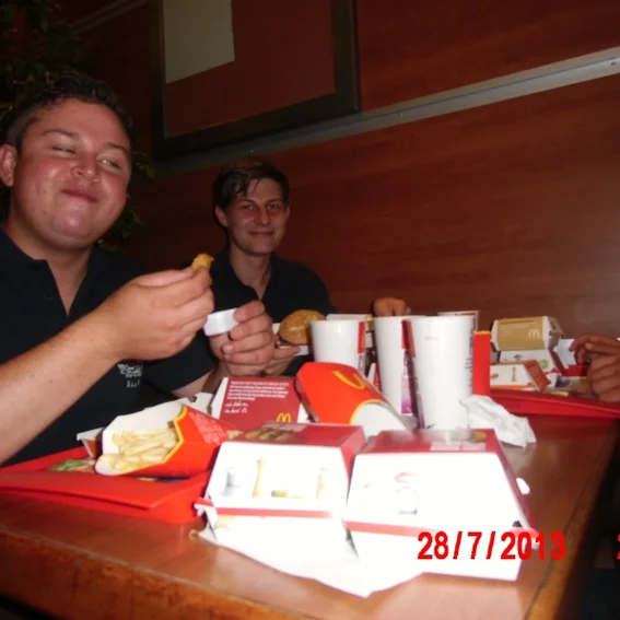 20130728_hochwasserhelfermcdonalds_4.jpg