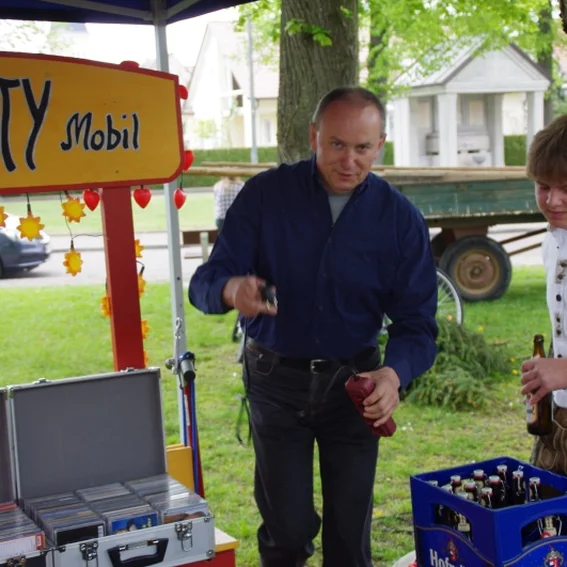 20100501_maibaumaufstellen_7.jpg