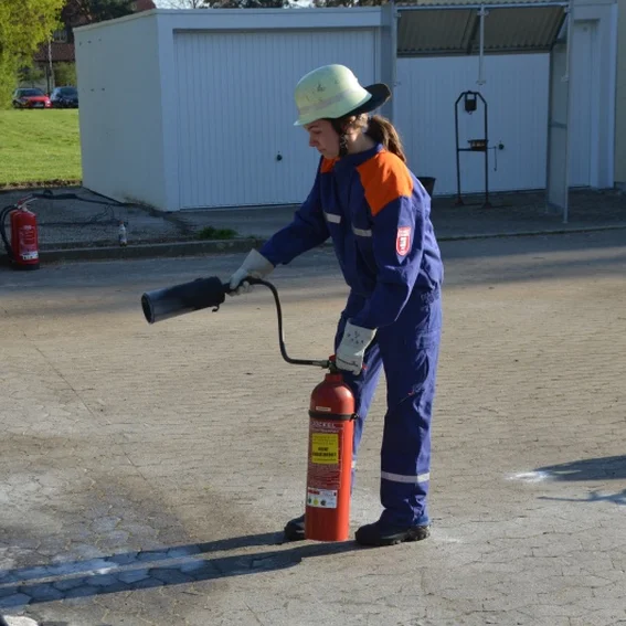 20150424_jugenduebungfeuerloescher_5.jpg