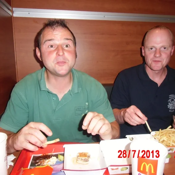 20130728_hochwasserhelfermcdonalds_3.jpg