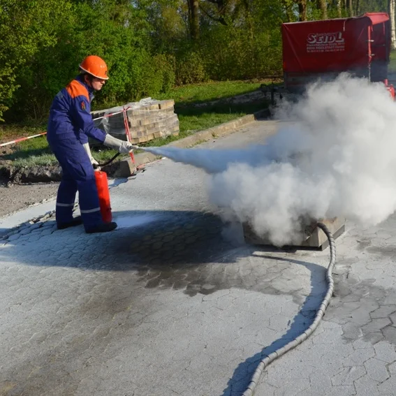 20150424_jugenduebungfeuerloescher_7.jpg