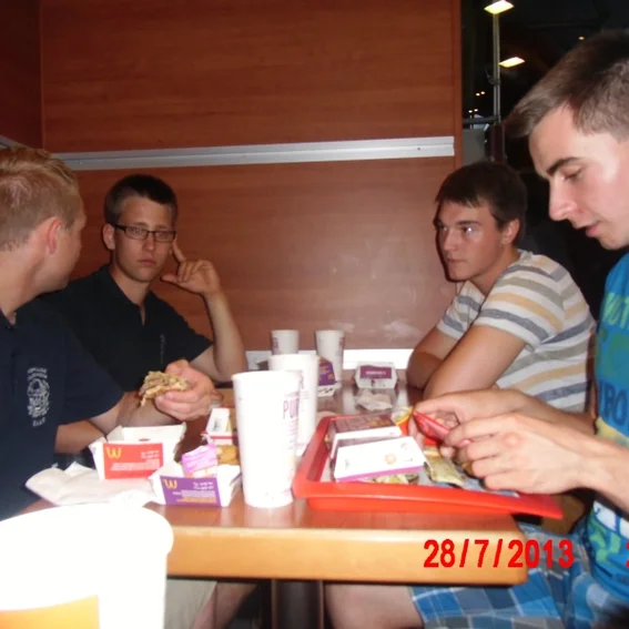 20130728_hochwasserhelfermcdonalds_5.jpg